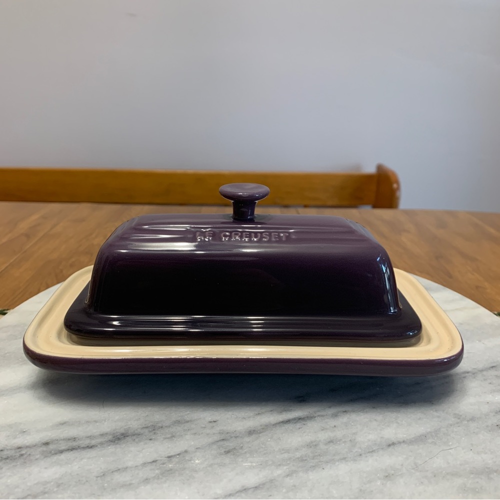Le Creuset Stoneware Covered Butter Dish CASSIS Purple 11-39 Discontinued colour